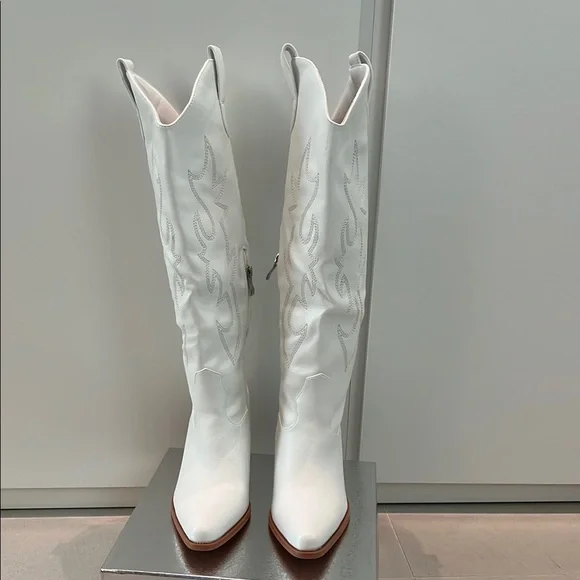 New White Leather Western-Style Women's Boots - Picture 3 of 15